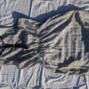 Sleeveless casual dress with pockets